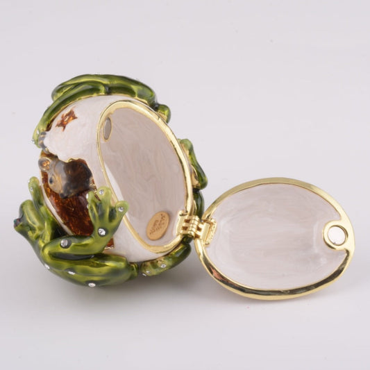 Keren Kopal Frogs on white Egg including hidden mouse