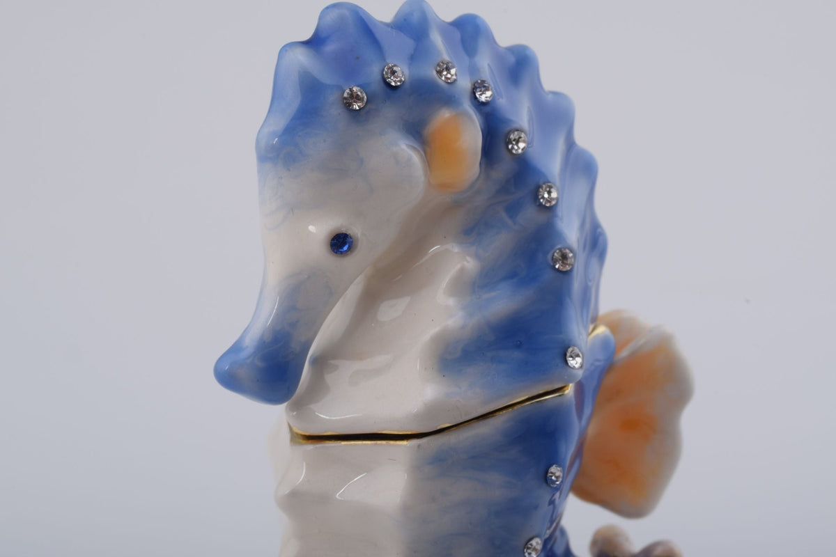 Keren Kopal Seahorse with a Baby Seahorse