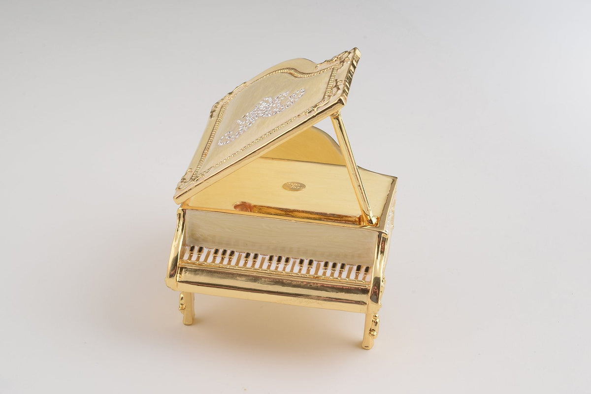 Keren Kopal White Piano