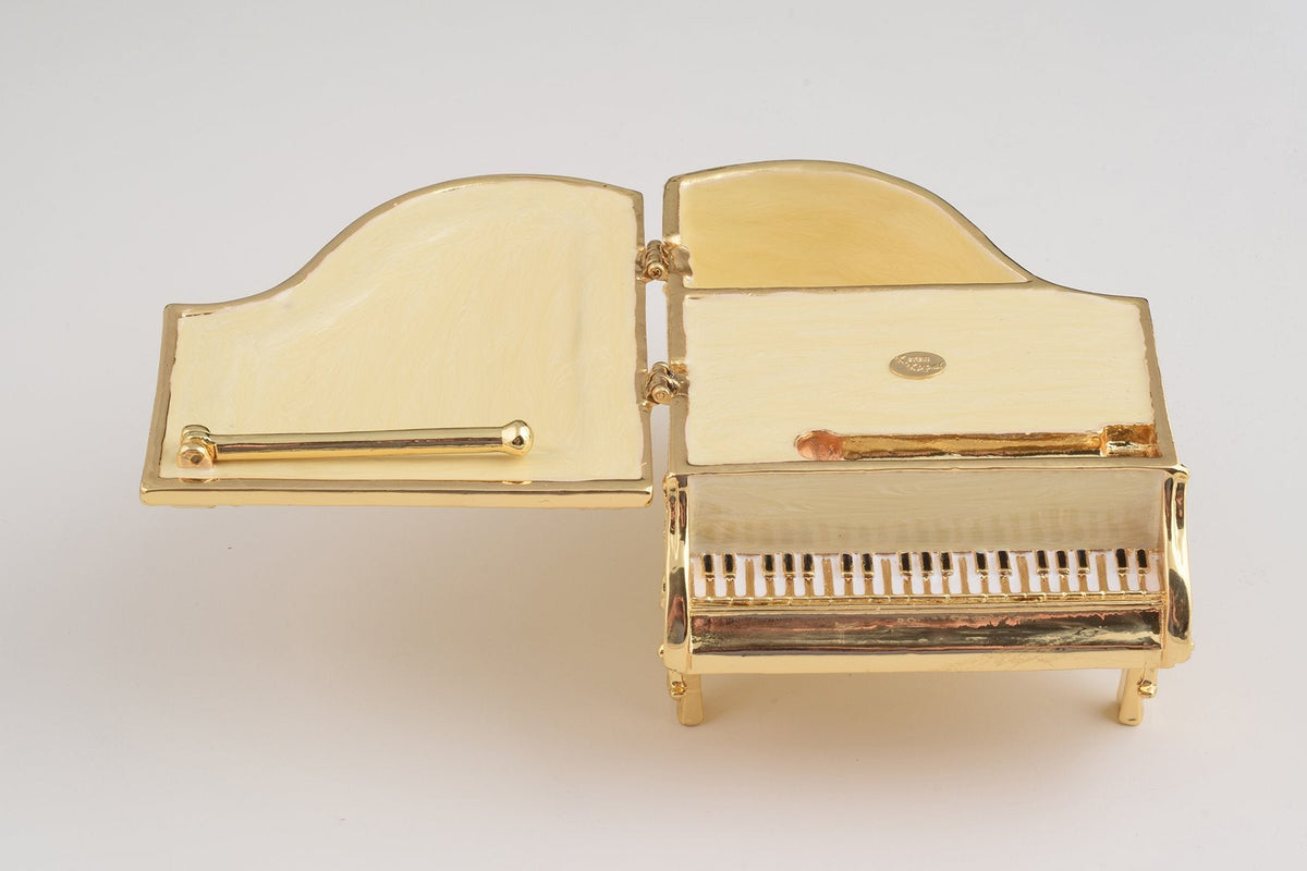 Keren Kopal White Piano