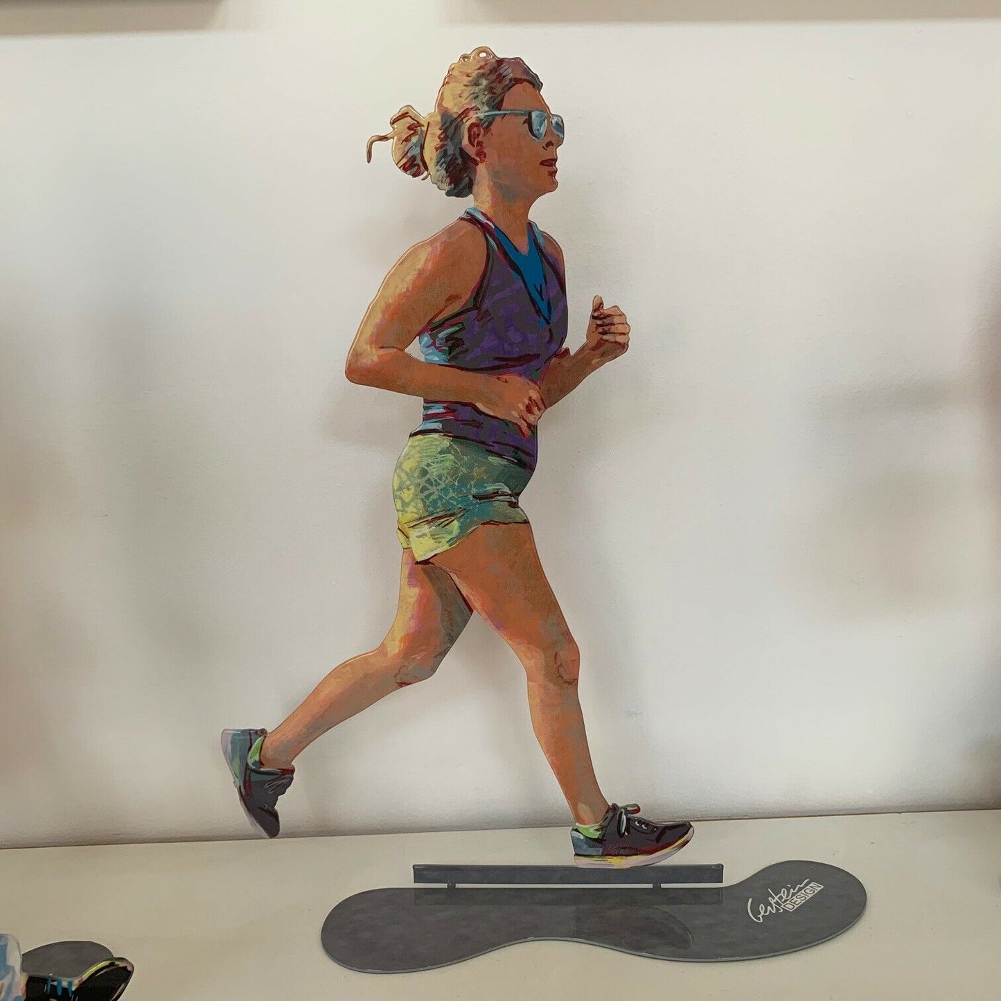 'LADY RUNNER' - גרשטיין | סדרת אנשים