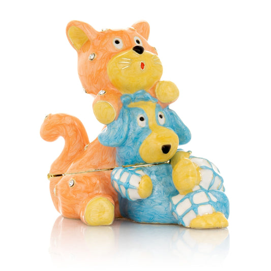 Keren Kopal Cat & Dog Friends sitting Together