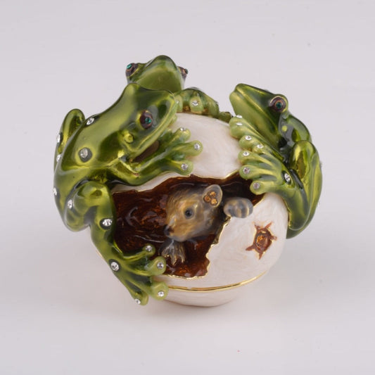 Keren Kopal Frogs on white Egg including hidden mouse