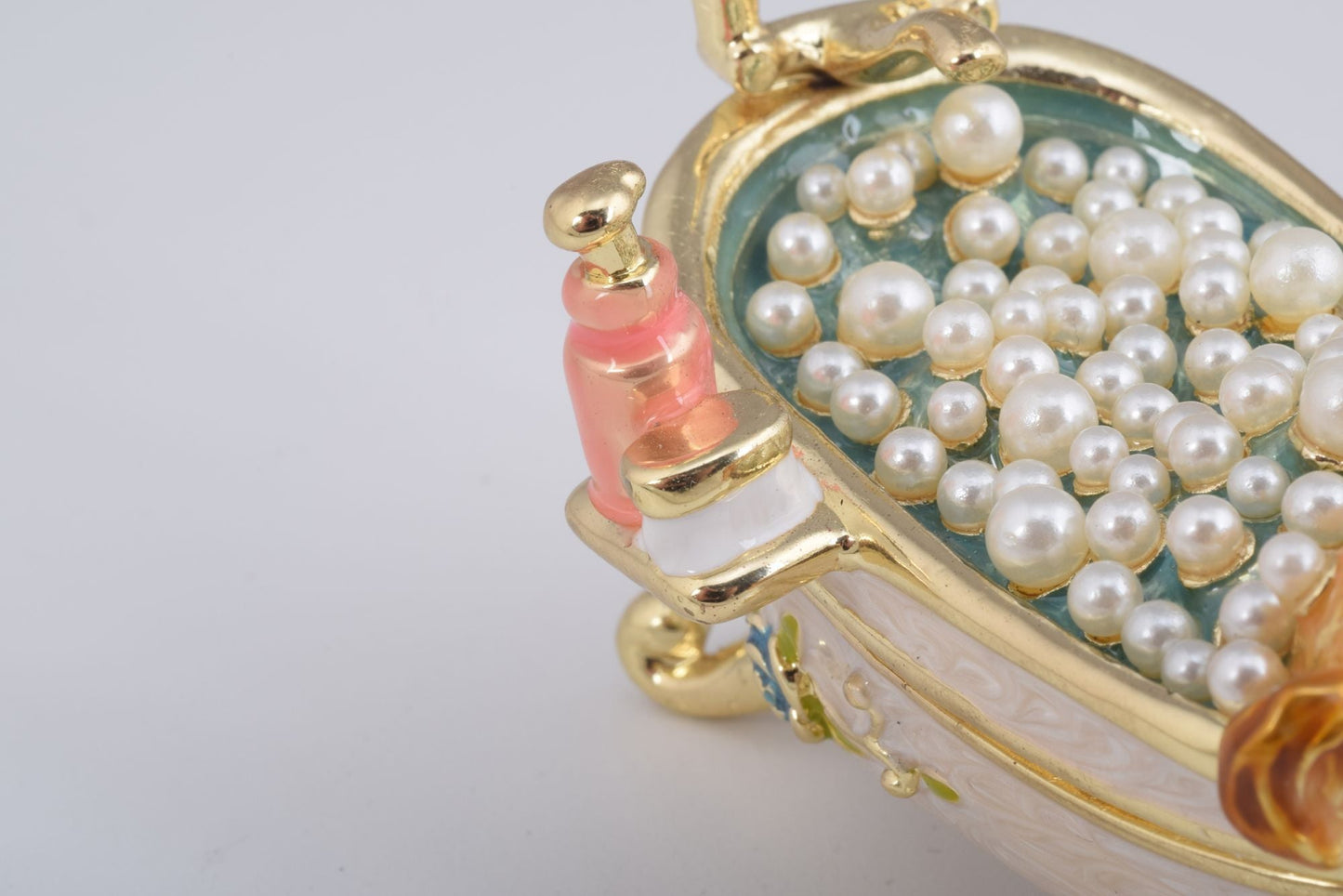 Keren Kopal Lady Cat Bath