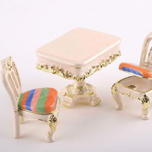 Keren Kopal Table & Chairs
